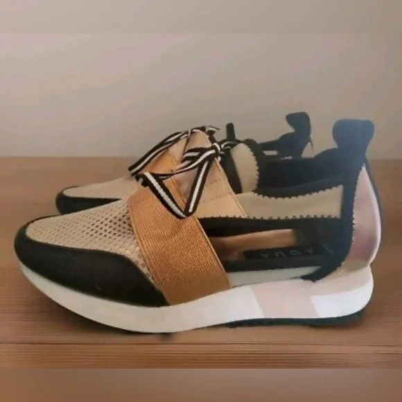 STEVE MADDEN ARTIC SNEAKERS EUC size 10
Black and Rose Gold - Picture 4 of 4